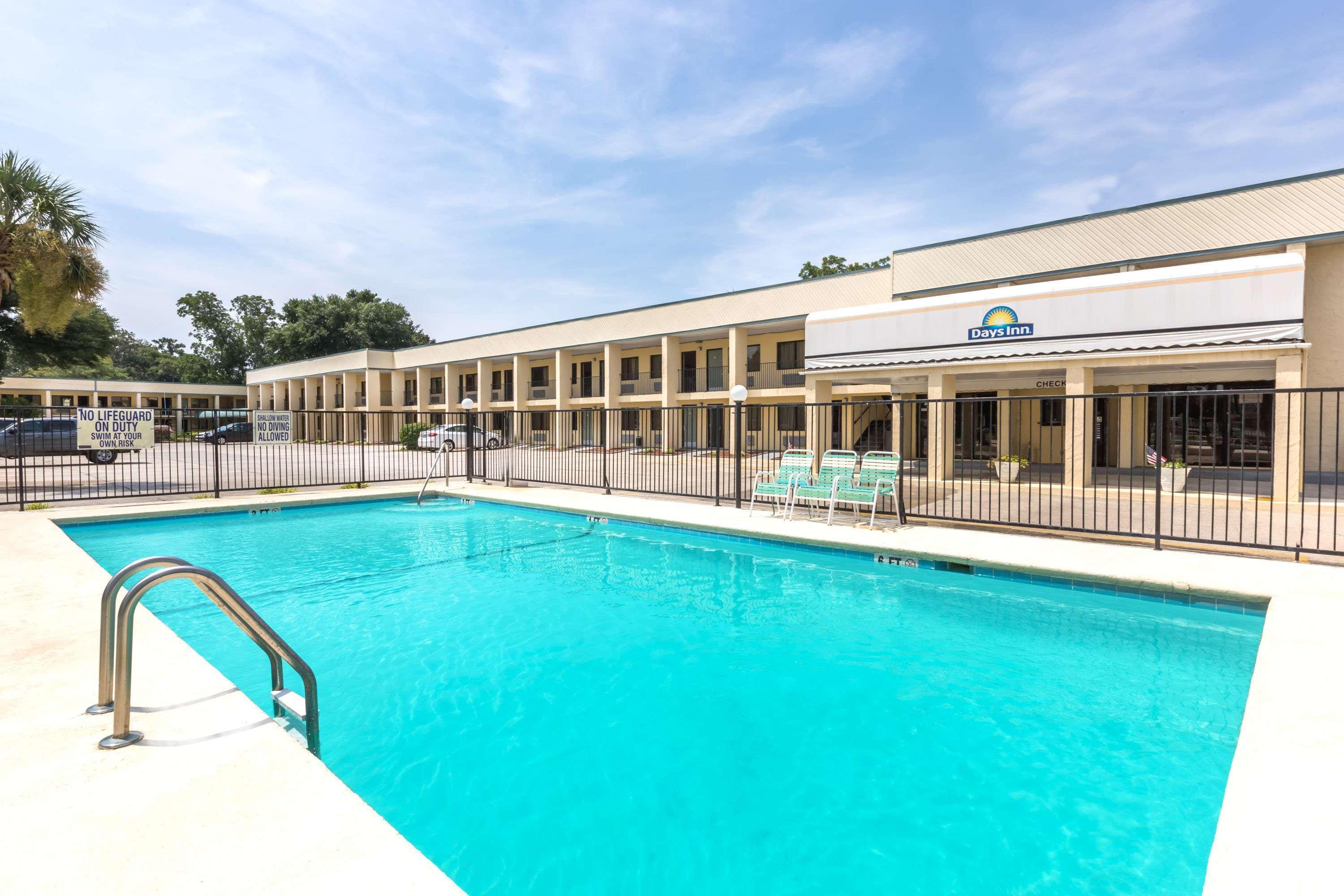 Days Inn By Wyndham Little River Exterior photo