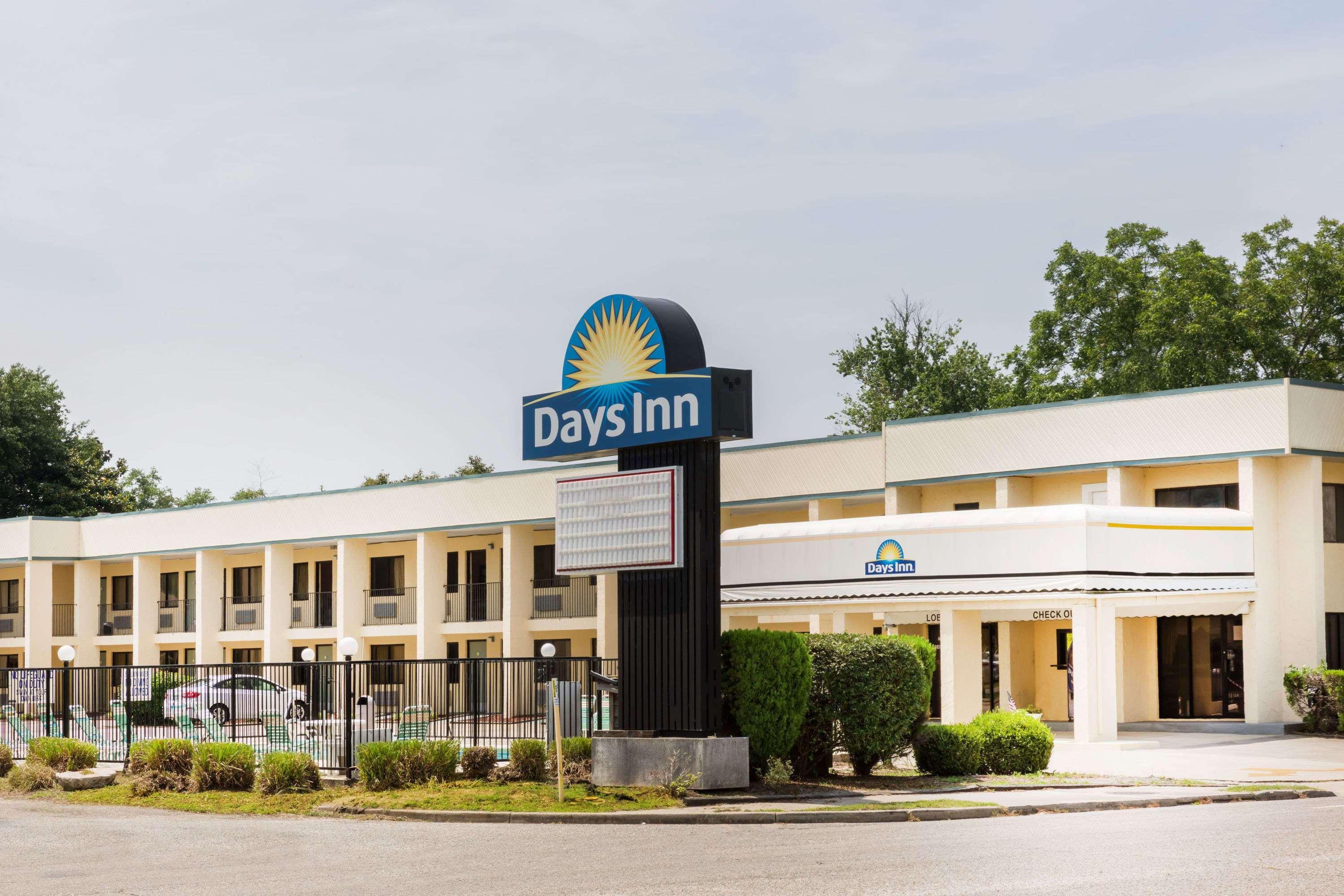 Days Inn By Wyndham Little River Exterior photo